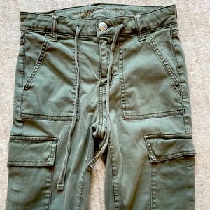 American Eagle Women’s Pants Super Stretch Size 4 US